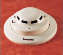Direct wire photoelectric smoke detector